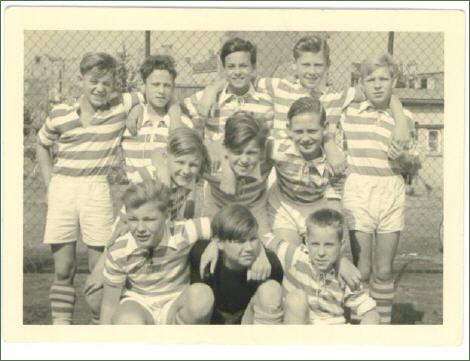 schuelermannschaft-kickers-1900-1954_470